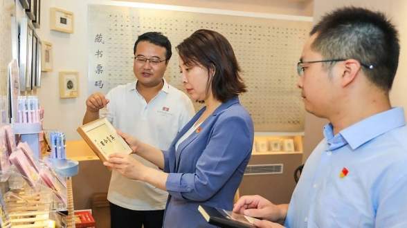 两个“历史决议”的制定背景、主要内容和重要意义